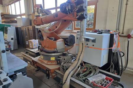 Milling robot KUKA VKR 150 R3100 Milling robot KUKA VKR 150 R3100 - Thumbnail 3