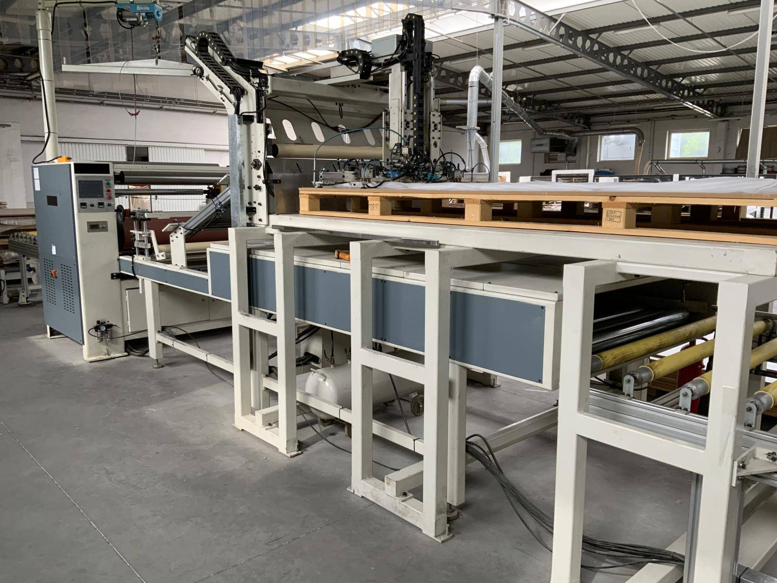 Laminating line GUANGZHOU HESSAN WOODWORKING HY-PUR-1400 Laminating line GUANGZHOU HESSAN WOODWORKING HY-PUR-1400 - Thumbnail 9