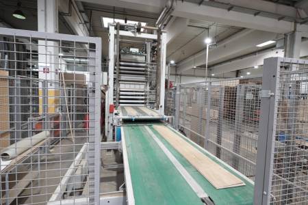 Line for the production of three-layer parquet flooring BÜRKLE Line for the production of three-layer parquet flooring BÜRKLE - Thumbnail 14