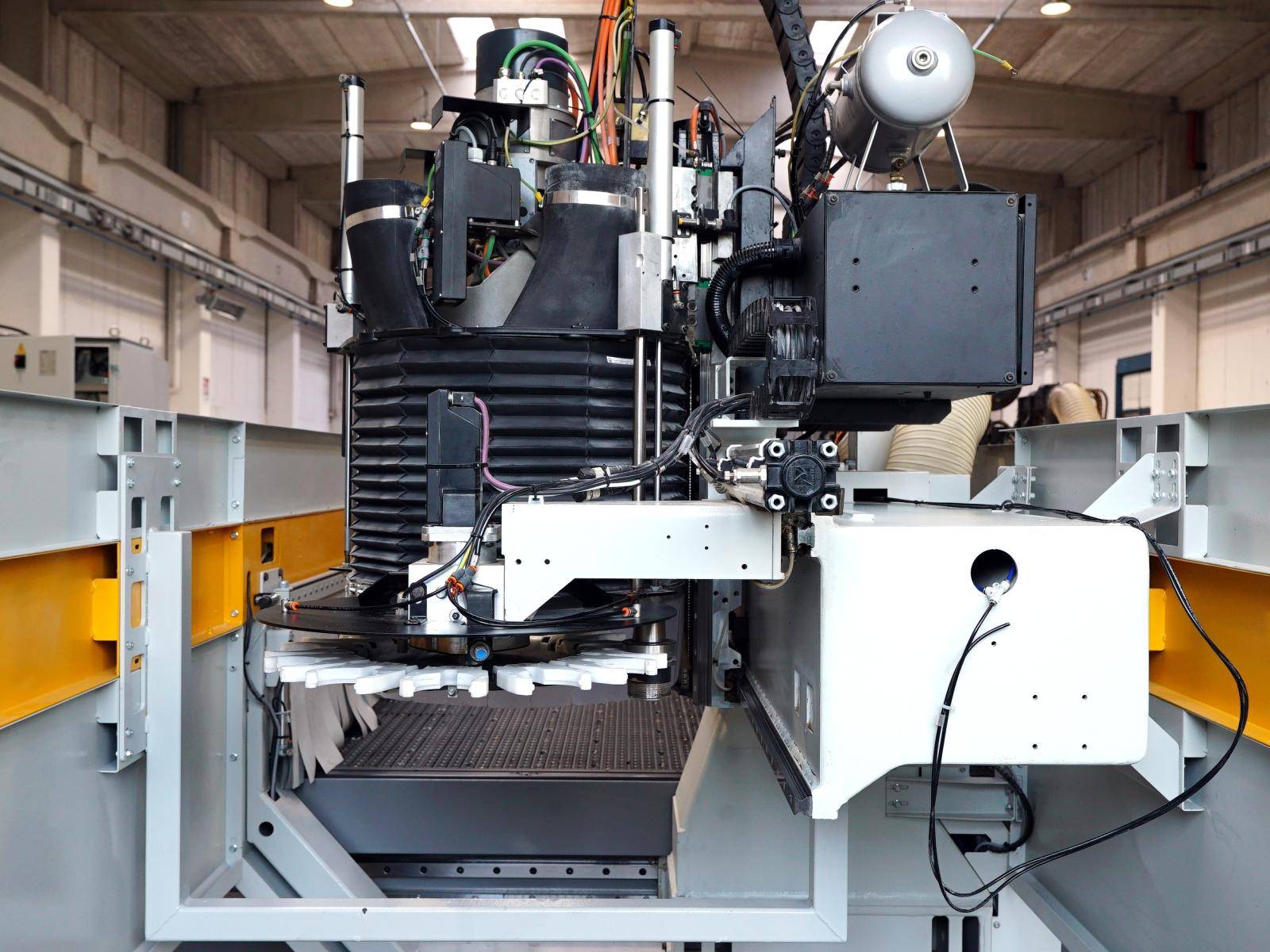 BIESSE 5-axis nesting cell ROVER B FT PLAST 2243 buy second-hand