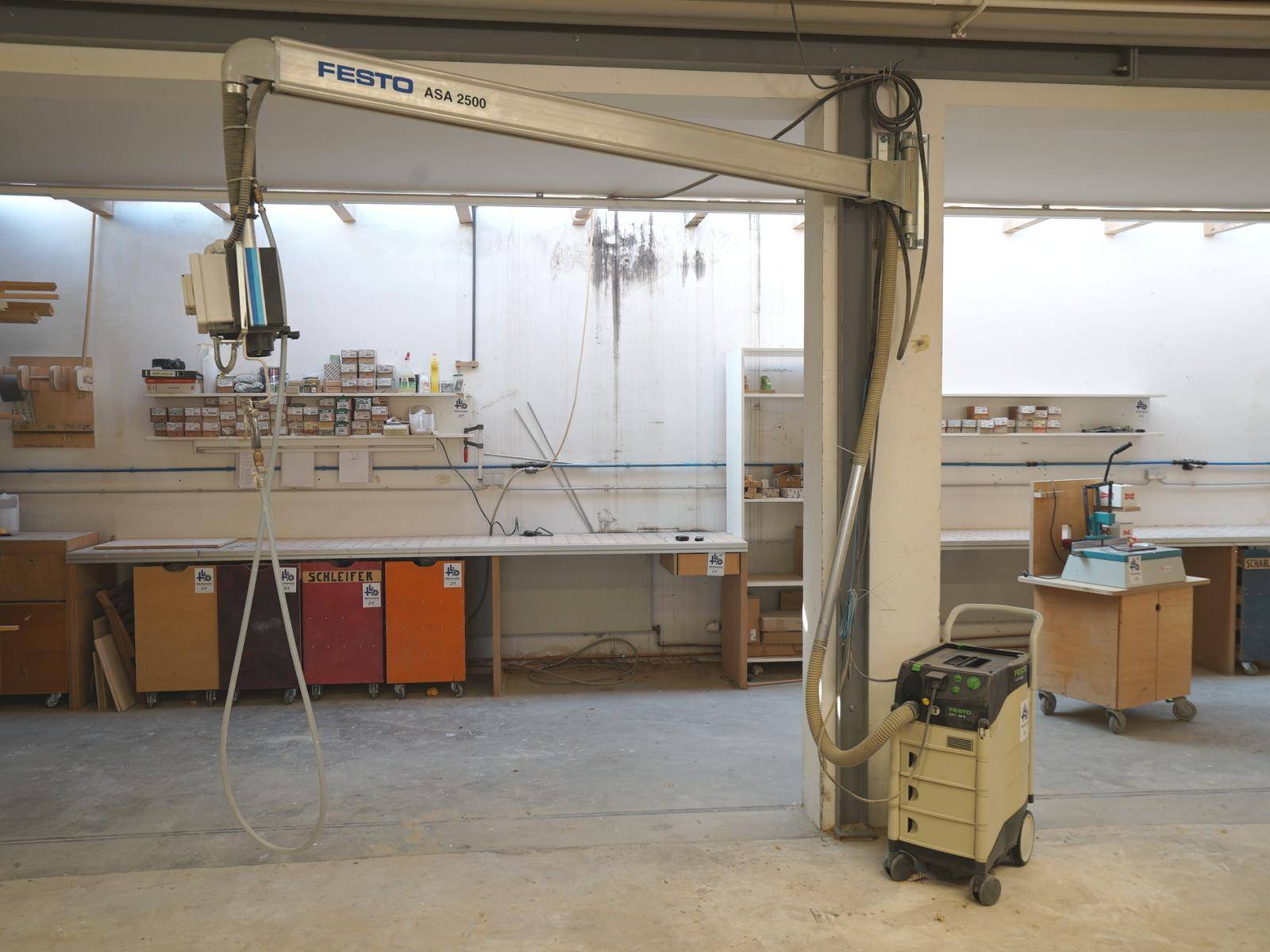 Auktion FESTO Absaugarm ASA 2500 + FESTO CTM 55 E
