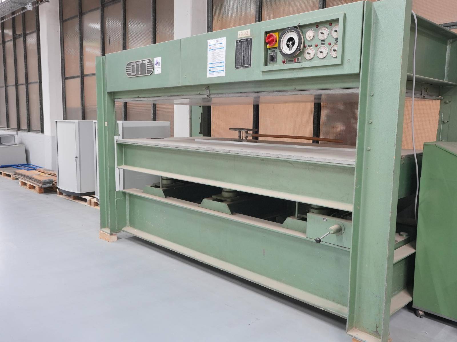 Auktion 14.7.26: OTT Furnierpresse 300K 150