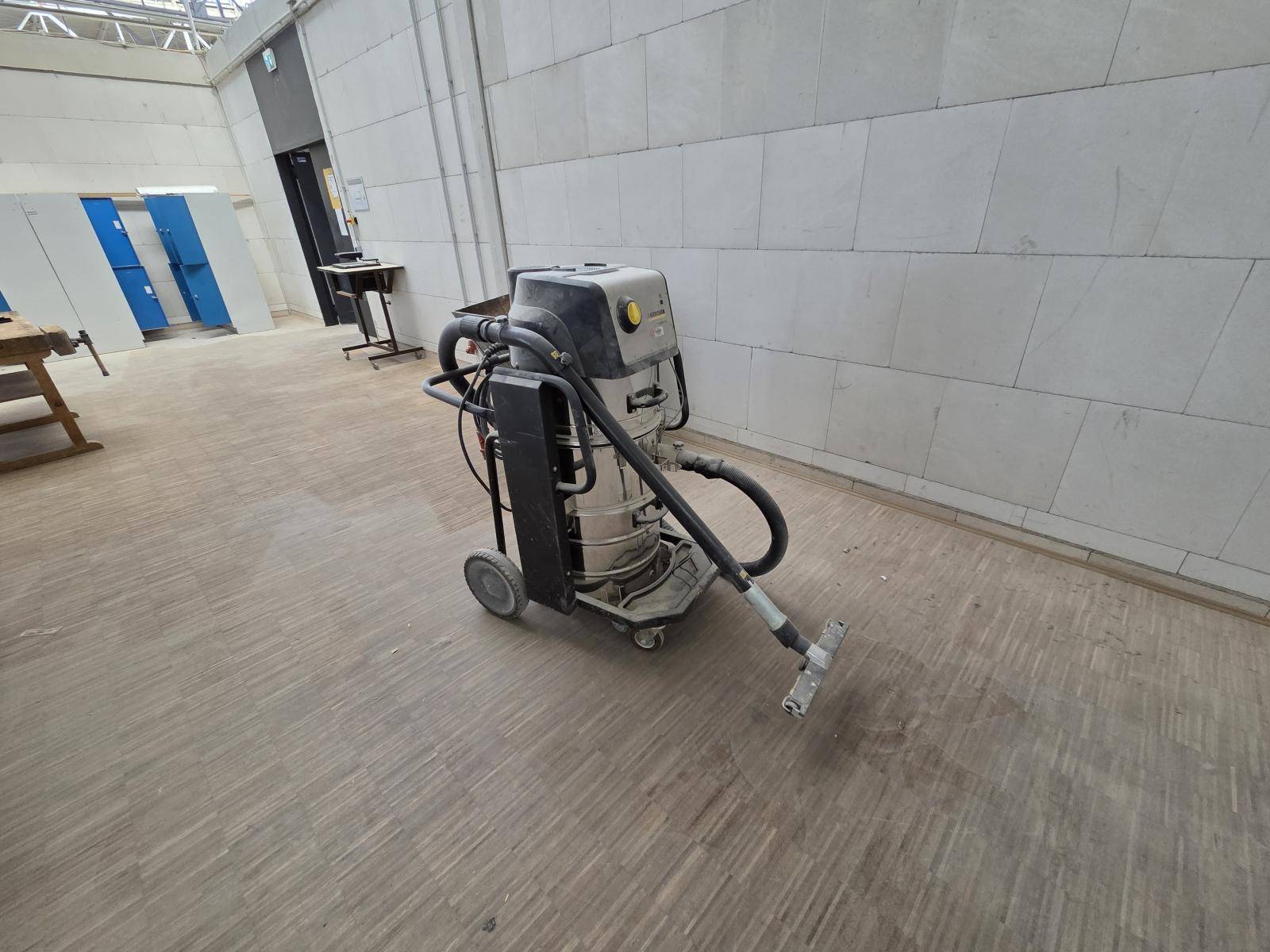 Industrial vacuum cleaner KÄRCHER Professional IVC 60/30 Tact Industrial vacuum cleaner KÄRCHER Professional IVC 60/30 Tact - Thumbnail 5