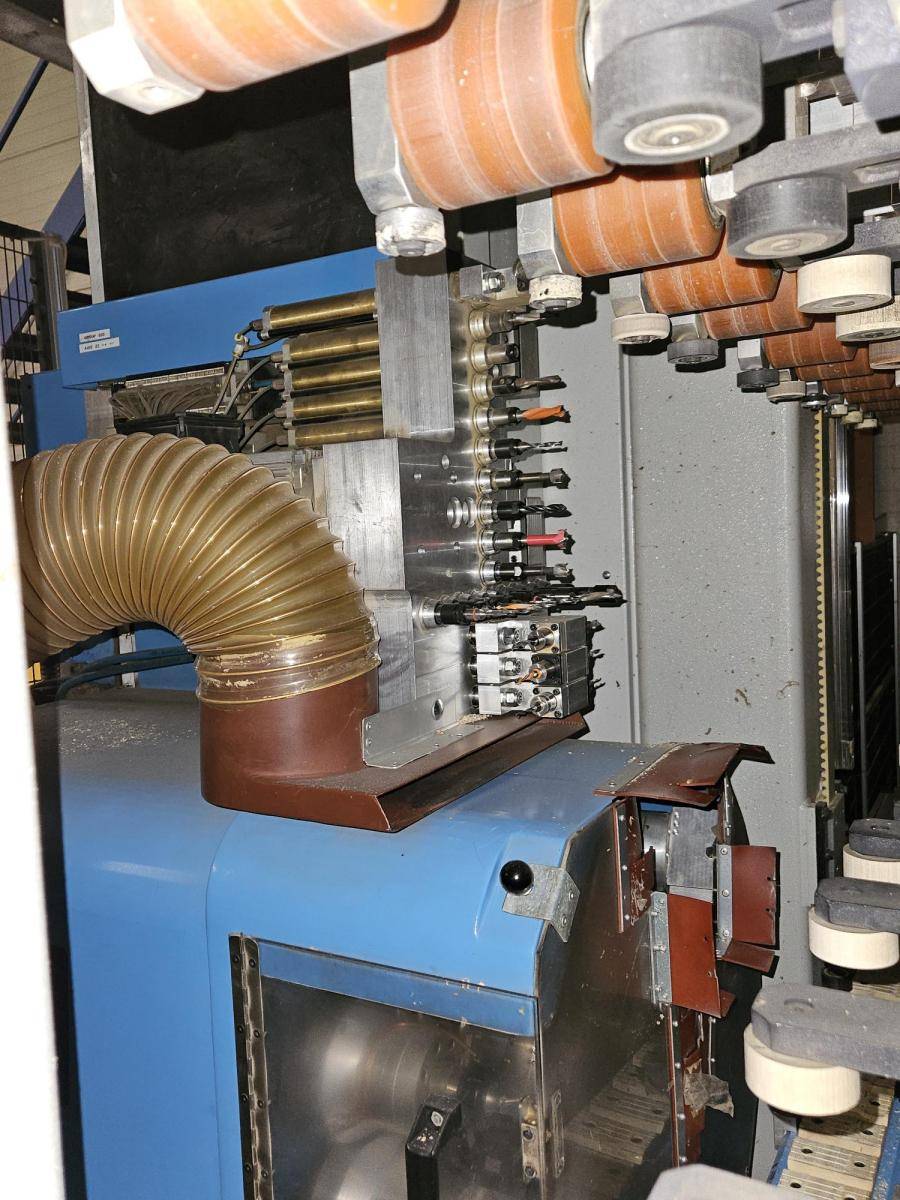 RE.M Vertical CNC machining centre PILOT 20 08 buy second-hand