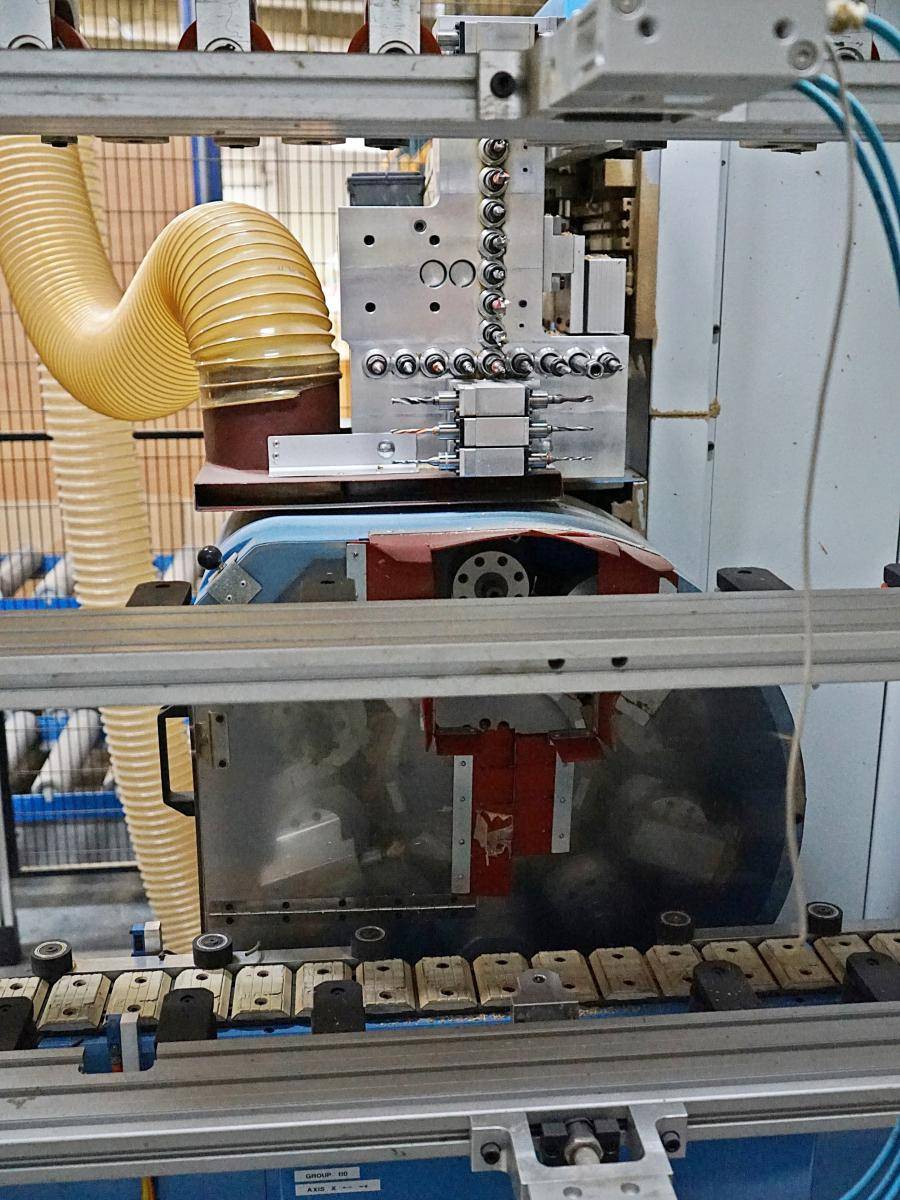 RE.M Vertical CNC machining centre PILOT 20 08 buy second-hand
