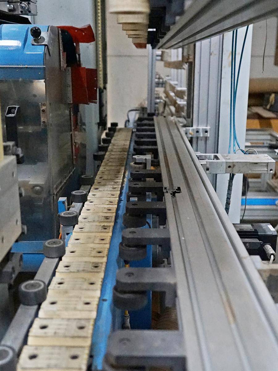 RE.M Vertical CNC machining centre PILOT 20 08 buy second-hand