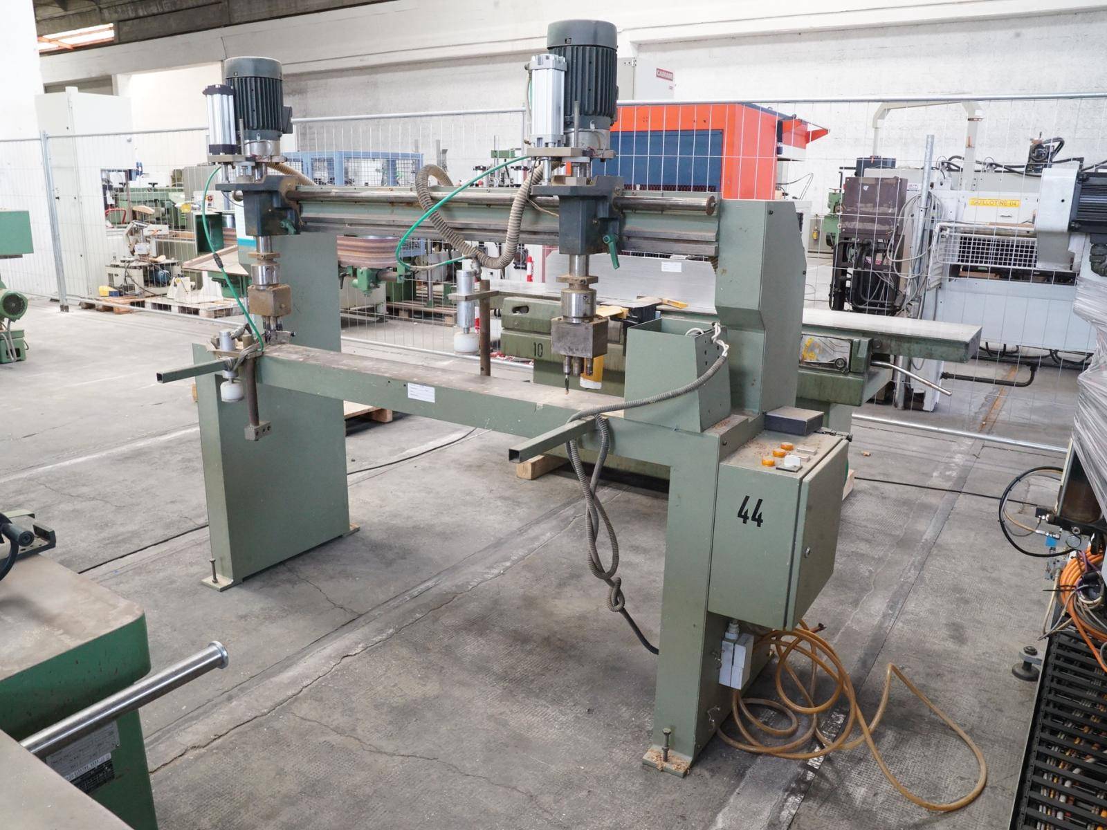 Multi-spindle drilling machine SOENEN HENDRIK N.V. Multi-spindle drilling machine SOENEN HENDRIK N.V. - Thumbnail 3