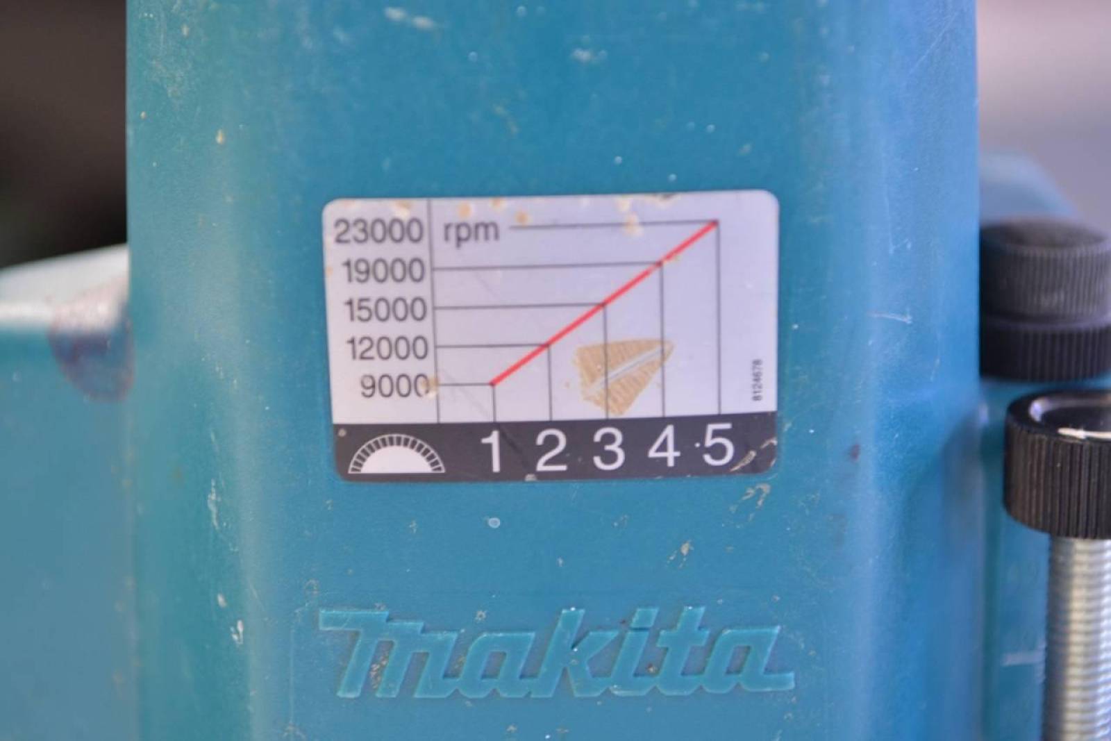 Auktion MAKITA Handoberfräse RP 1800