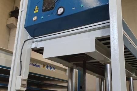 Veneer press KOLMAG Veneer press KOLMAG - Thumbnail 2