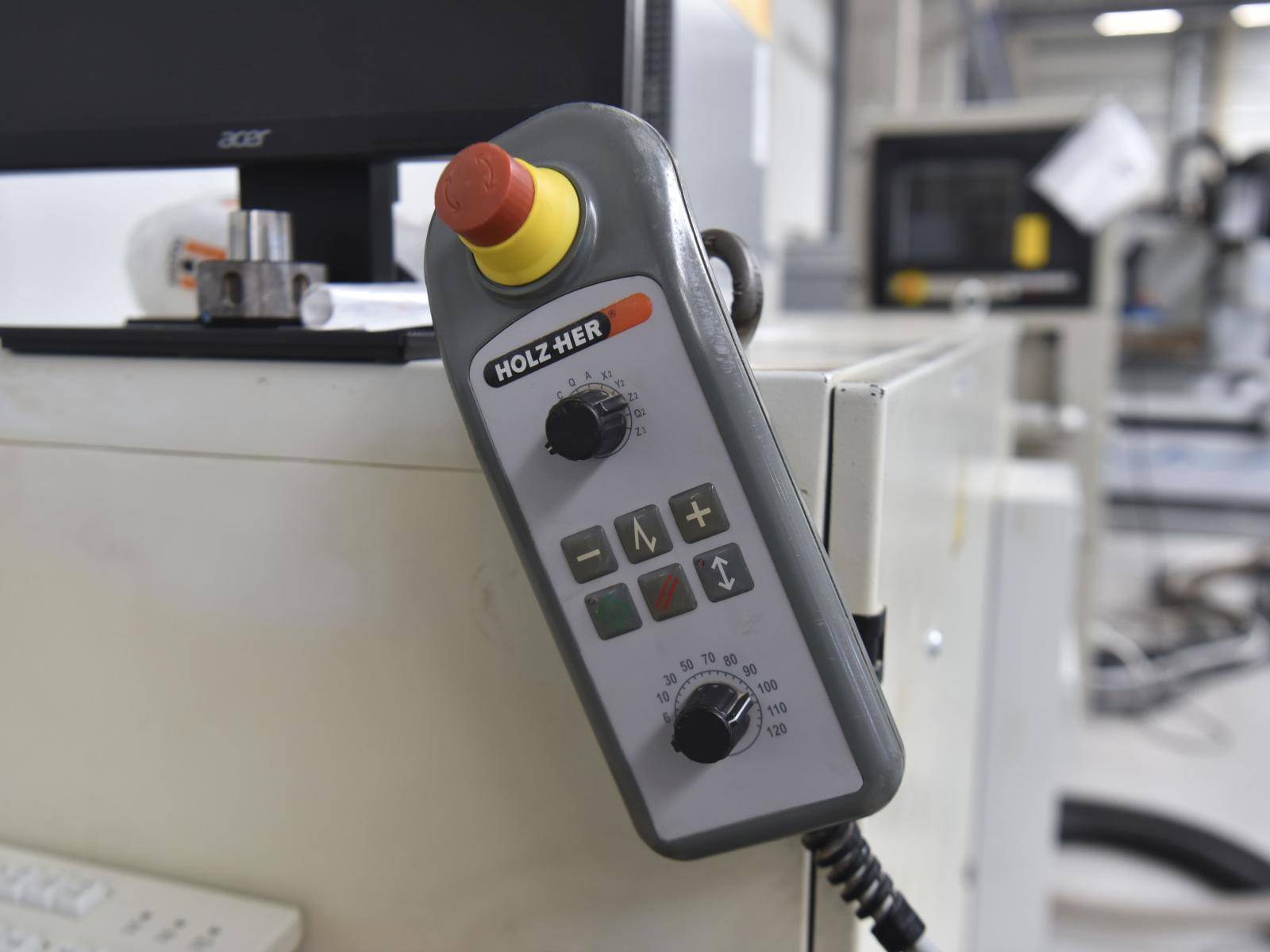 HOLZ-HER CNC-Bearbeitungszentrum EASY-MASTER 7018 320 K gebraucht