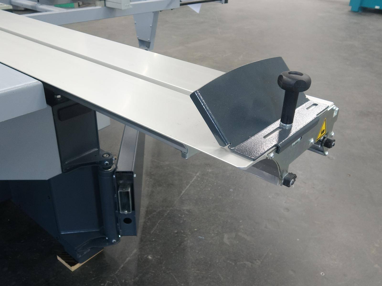FORMAT 4 Sliding table saw KAPPA 450 c-tech silber buy second-hand