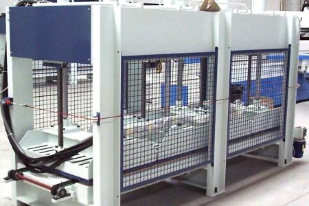 Feed-through veneer press PAOLETTI SP 3000x900 Feed-through veneer press PAOLETTI SP 3000x900 - Thumbnail 3