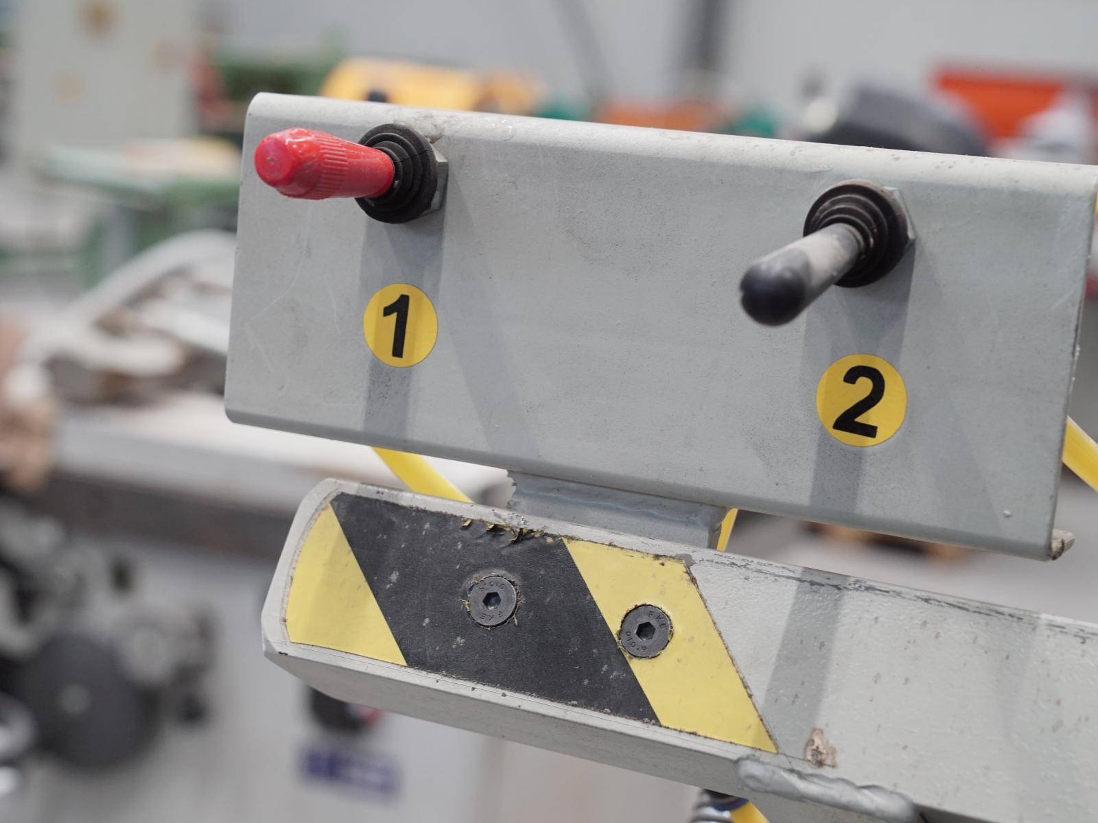 Auction 17.2.26: Assembly press for chairs TECHFA SPO