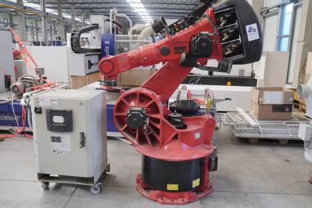 KUKA KR 150 L 150/2E KUKA KR 150 L 150/2E - Image 1
