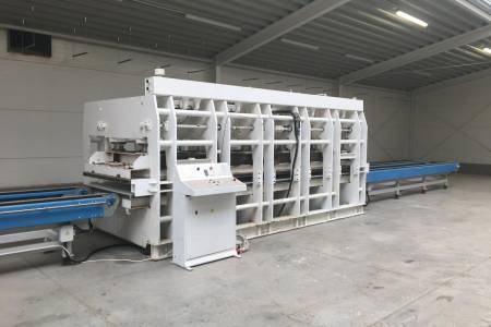 Feed-through veneer press ORMA Feed-through veneer press ORMA - Thumbnail 3