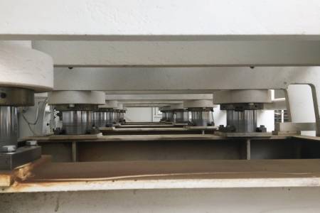 Feed-through veneer press ORMA Feed-through veneer press ORMA - Thumbnail 5
