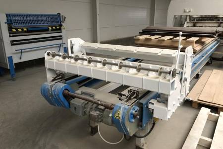 Feed-through veneer press ORMA Feed-through veneer press ORMA - Thumbnail 4