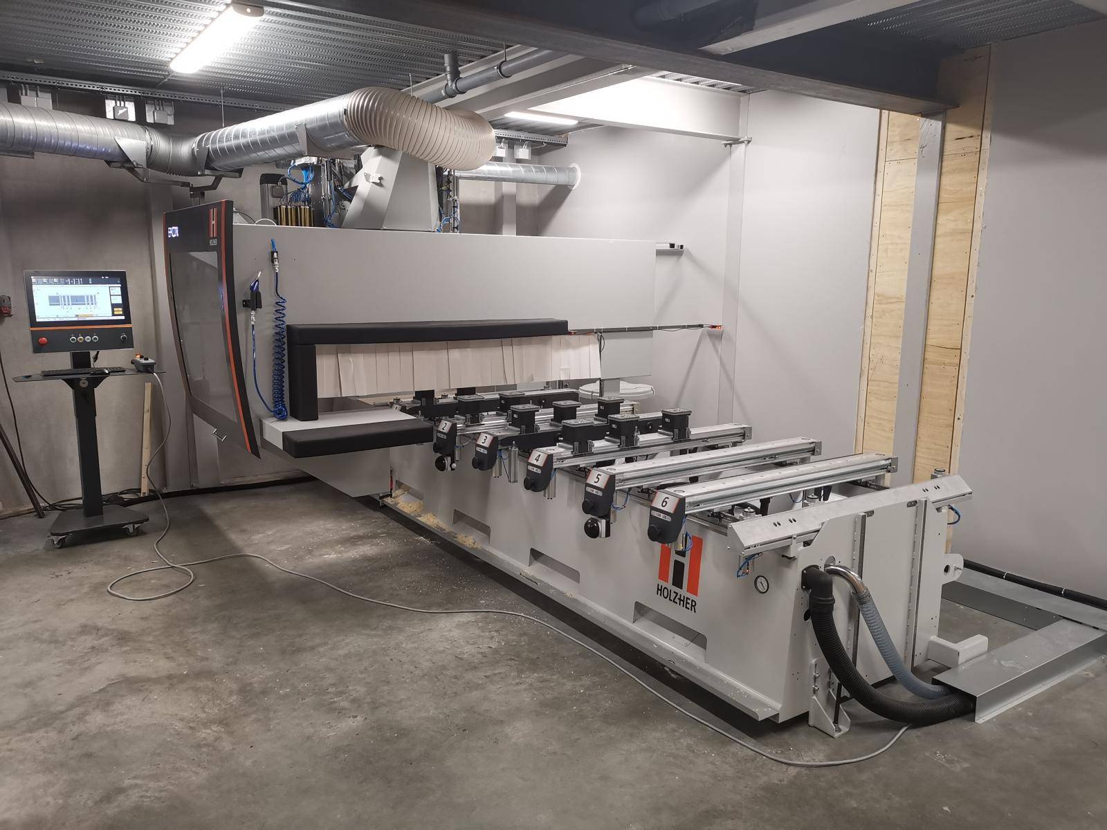 HOLZ-HER 5-axes CNC machining centre EPICON 7135 buy second-hand