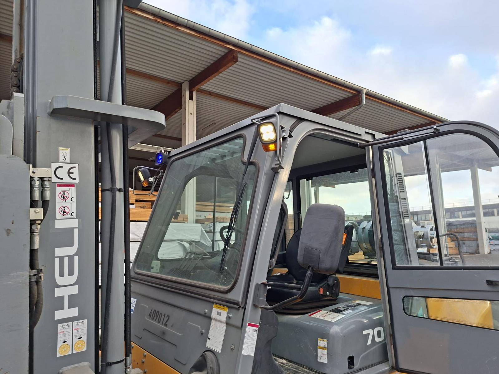 Forklift truck HELI CPYD70 Forklift truck HELI CPYD70 - Thumbnail 63